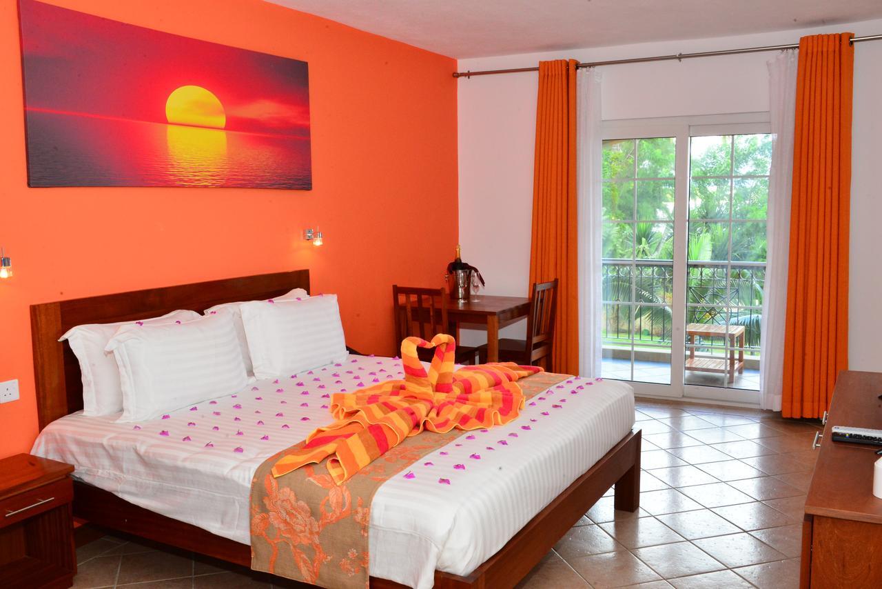 Sunset Reef Resort & Spa Pointe aux Piments Exterior foto